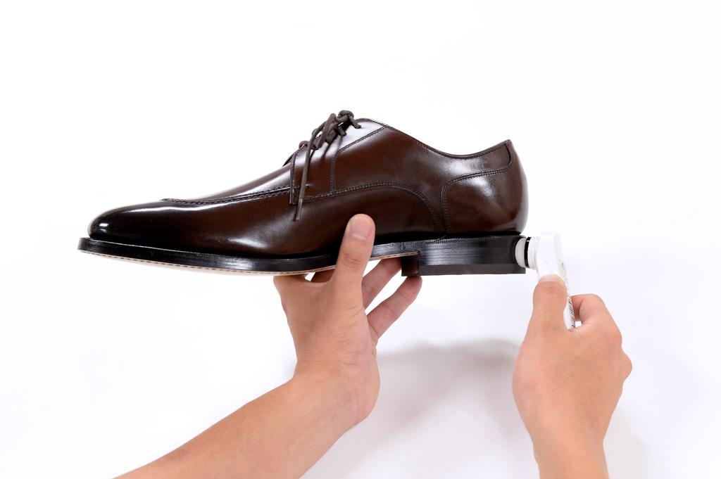 Covers Scratches and Fading On Edges and Heels Leather Kobarikid Black 20mL [Columbus]