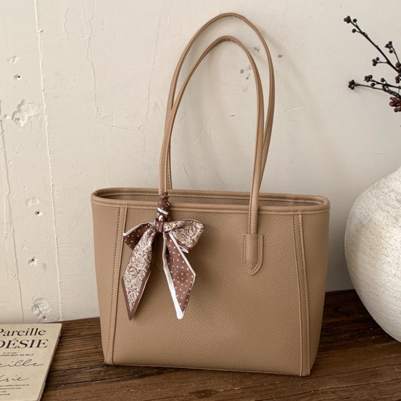 A Niche Bag with A High-end Feel, A Single-shoulder Bag for Commuting, and A Large-capacity Tote Bag
