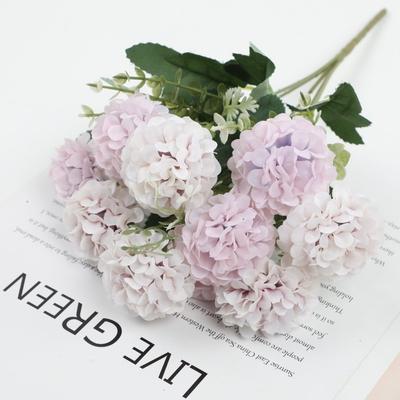 Ev Dekoru – Dekoratif çiçekler ve çelenkler