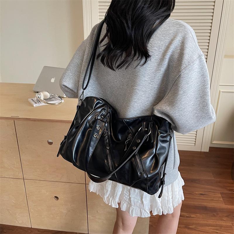 Large capacity bag New bag Women's bag Versatile messenger bag Casual commuter shoulder tote bag