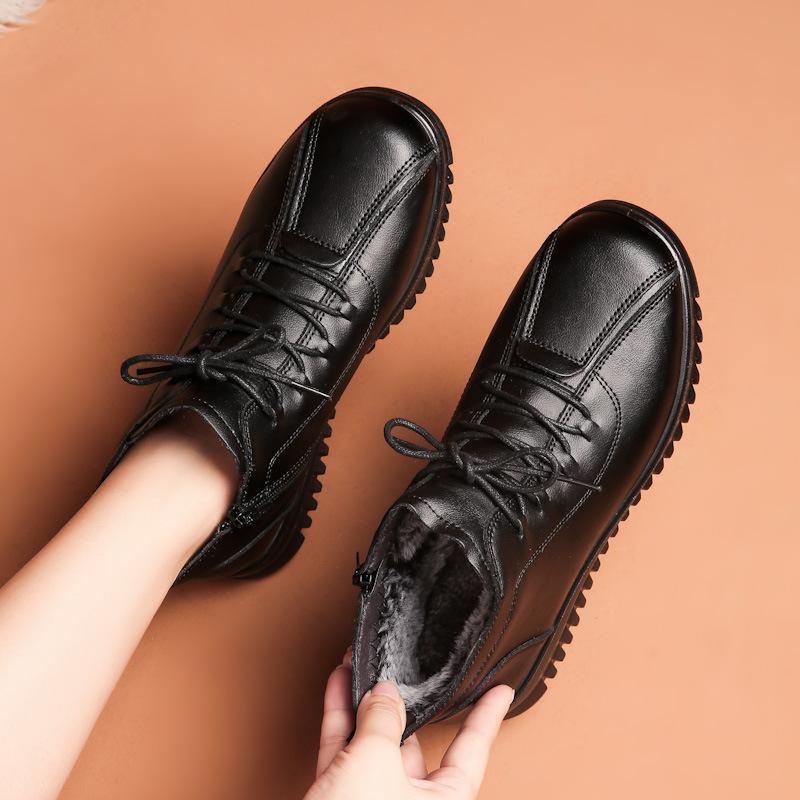 

Зимние теплые туфли из натуральной кожи и хлопка для пожилых женщин, короткие ботинки на плоской подошве с флисовой подкладкой и молнией для мам 41 чёрный