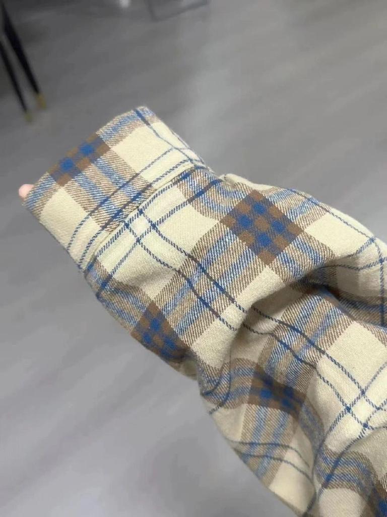 American Retro Plaid Women's Shirt Jacket: Loose, Layered Long Sleeve Top for Couples - Spring/Fall