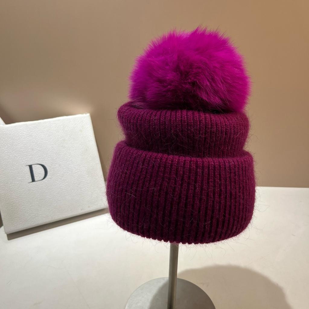 Iceland~ Flowers and Teen Stars Big Hairball Sweet and Cute Wool Hat Winter Warm Rabbit Hair Knitted Hat