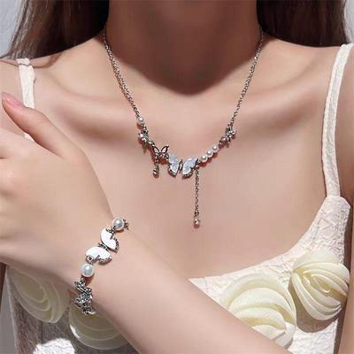 Elegant Butterfly Tassel Choker Necklace: Stylish Women's Clavicle Jewelry, 2025 Collection.