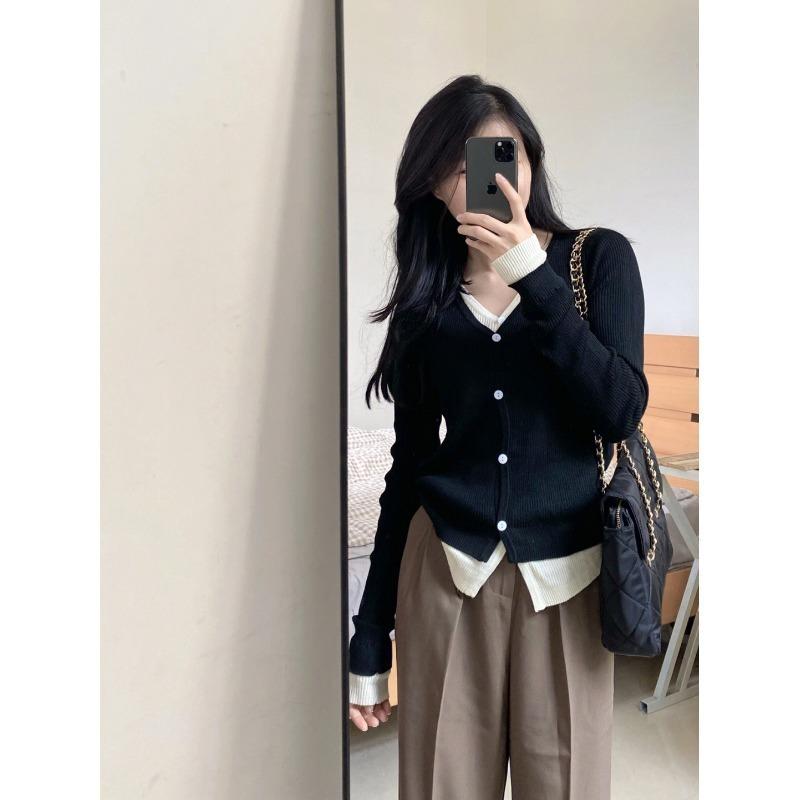 Contrasting color v-neck fake two-piece knitted cardigan for women's spring and autumn new design sense casual inner sweater cardigan for women