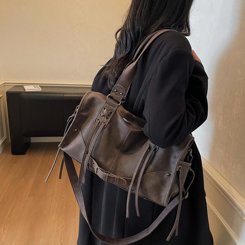 2026 Retro Motorcycle Crossbody Bag: Stylish & Spacious One-Shoulder Handbag for Women