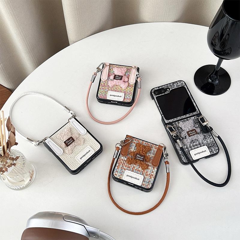 Little Bear Checkered Phone Case for Samsung ZFLP6 Flip Flip Folding Screen Findn3Flip Handheld Rope Women's Edition