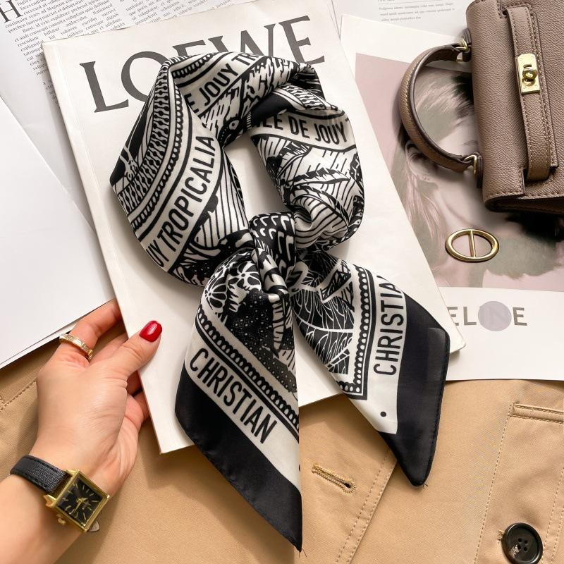 Silk scarf women's neck new scarf with coat 70 small square scarf scarf mother high-end scarf
