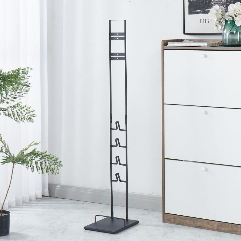 Bezprzewodowy pionowy odkurzacz i stojak do przechowywania przyborów