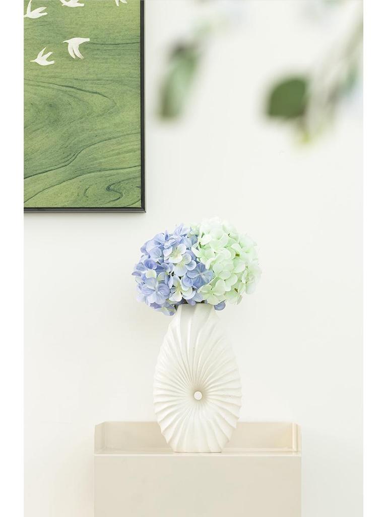 Creative Soft Style Pointed Mouth Ceramic Vase - Simple Desktop Ornament
