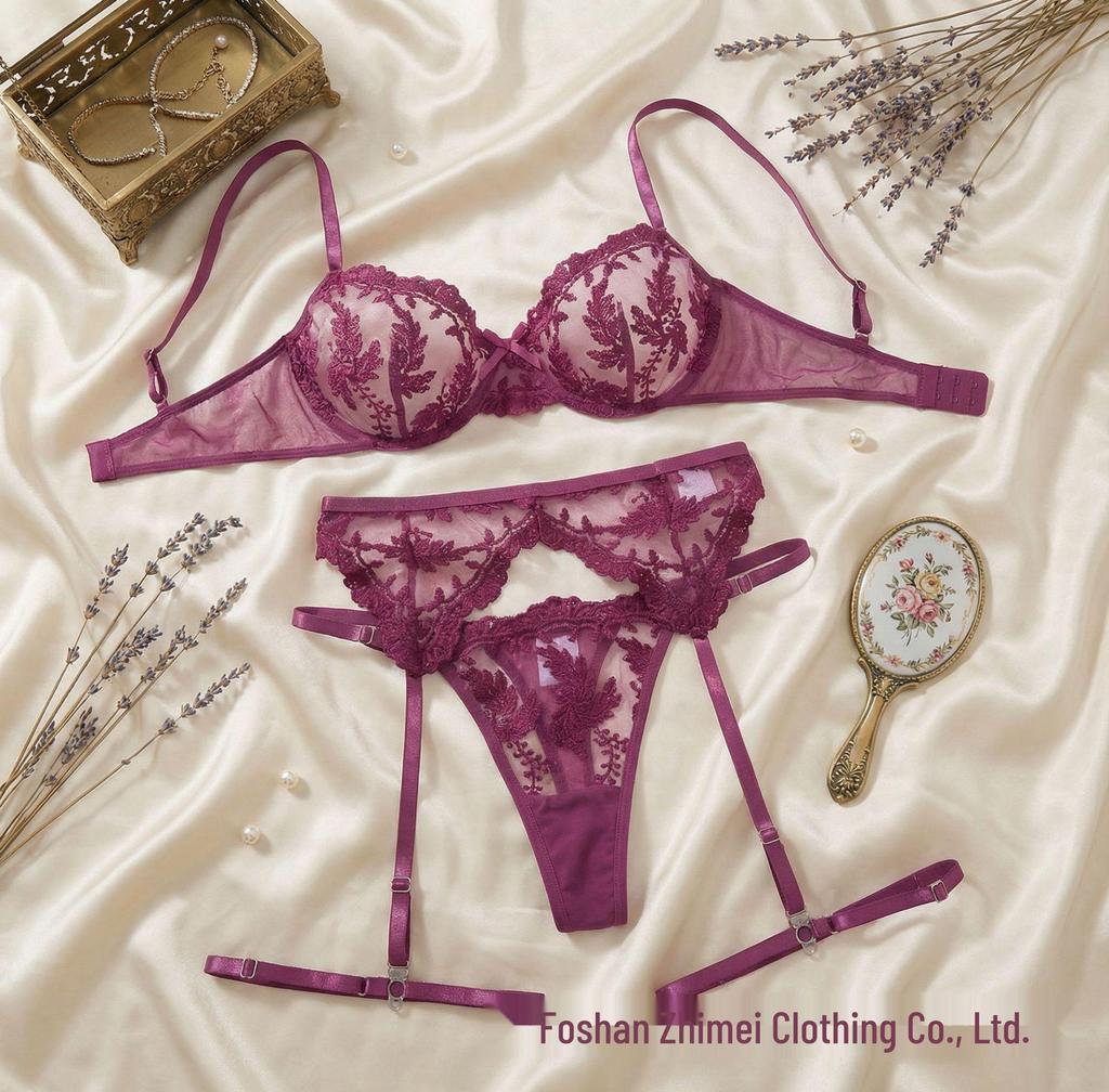 Y Sınır Ötesi Şeffaf File İç Giyim Seti: Sekiz Üç Parçalı Kadın Şeffaf Sütyen