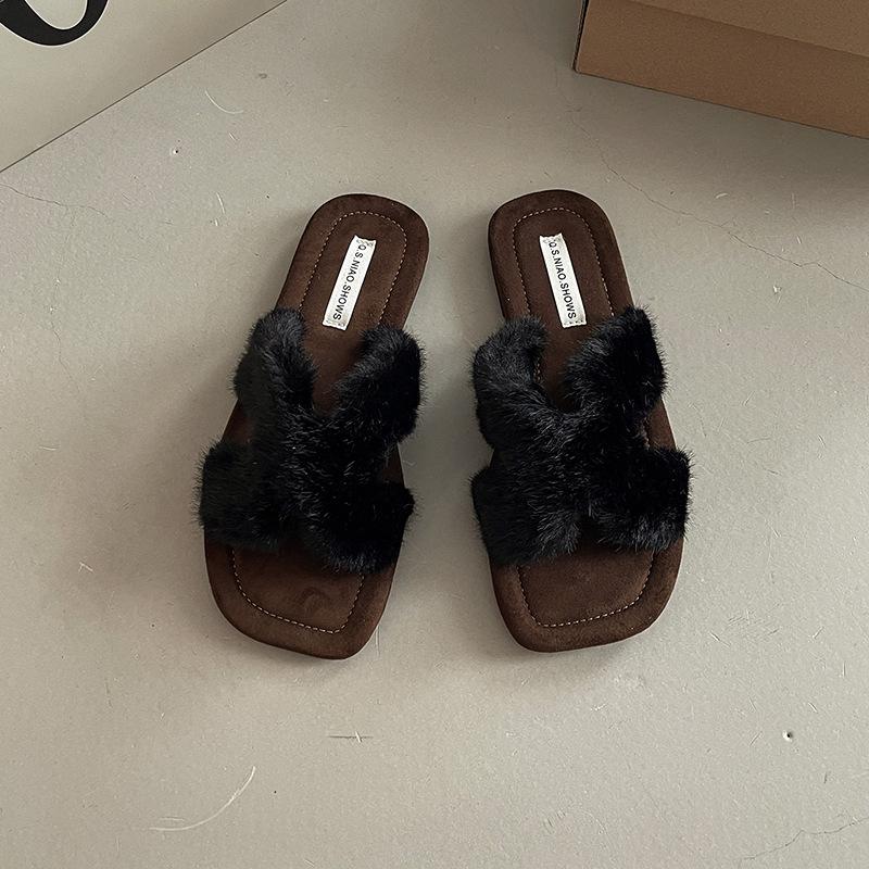 Retro cross-strapped fluffy slippers women's 2025 autumn new fashion square head temperament casual open-toed flat slippers