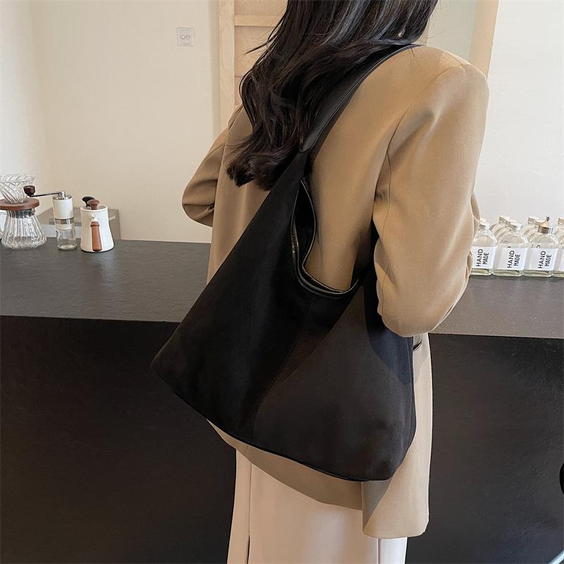 2025 new solid color matte trend personalized daily commuter bag simple women's bag shoulder bag