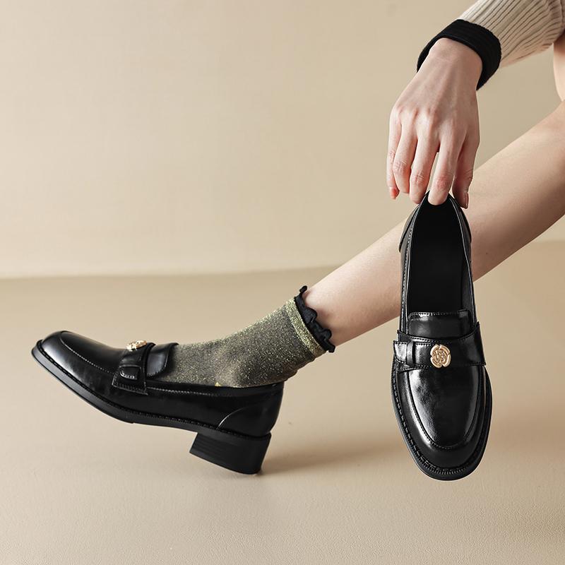 Lan Cabinet pedal camellia small leather shoes 2025 spring and autumn new mid-heeled single shoes British style thick heel loafers women