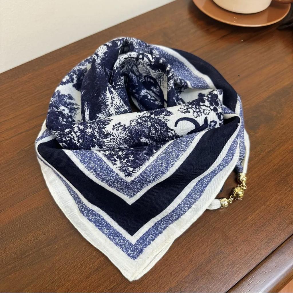 New Style Magnetic Buckle Print Silk Scarf Women New Spring Autumn Wraps Neck Scarf Fashion Cross Scarves High-End Scarves