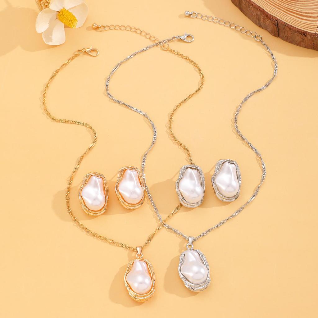 Baroque Pearl Choker - European & American Style with Irregular Design, Simple Metal Open Necklace
