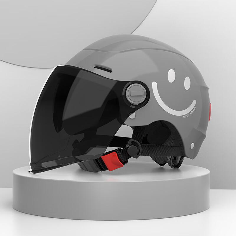 Miling Motorcycle Helmet with Dual Visor & Taillight