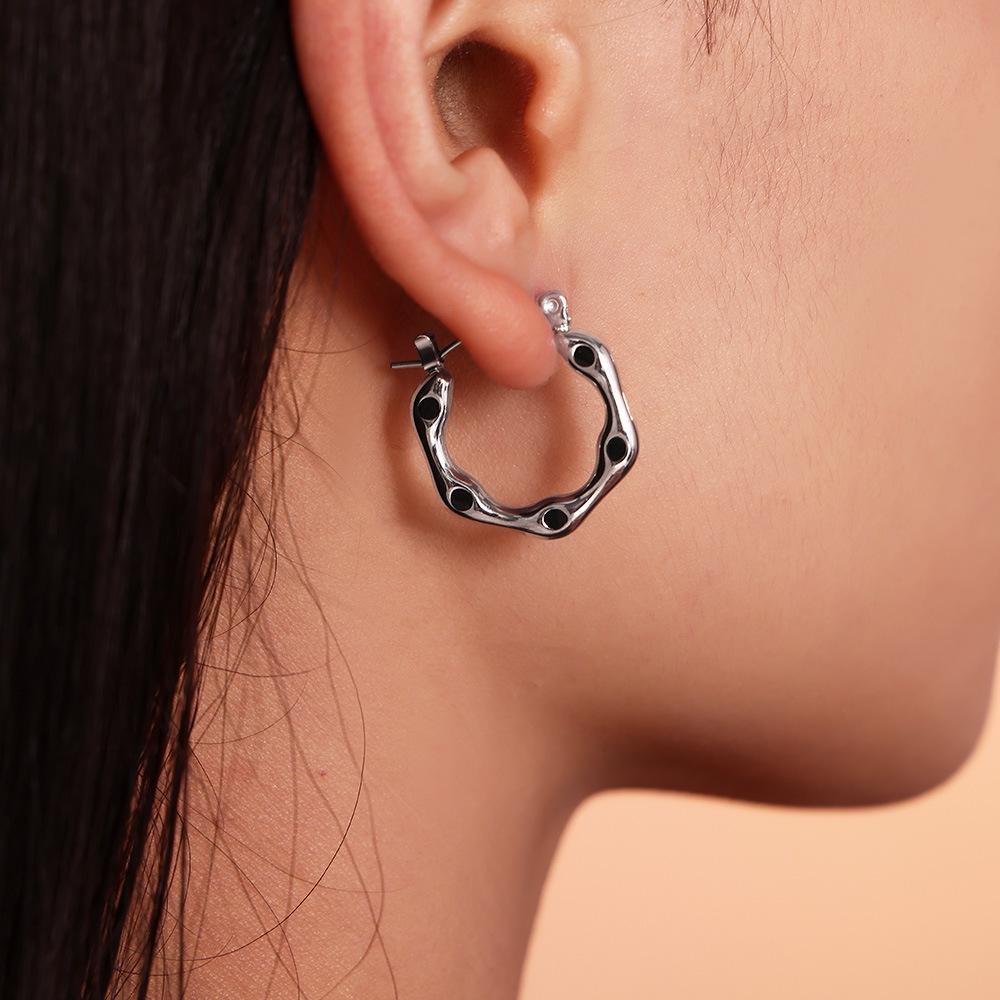 Gold-Plated Titanium U-Shaped Drip Oil Ear Cuffs - European & American Style Earrings for Women