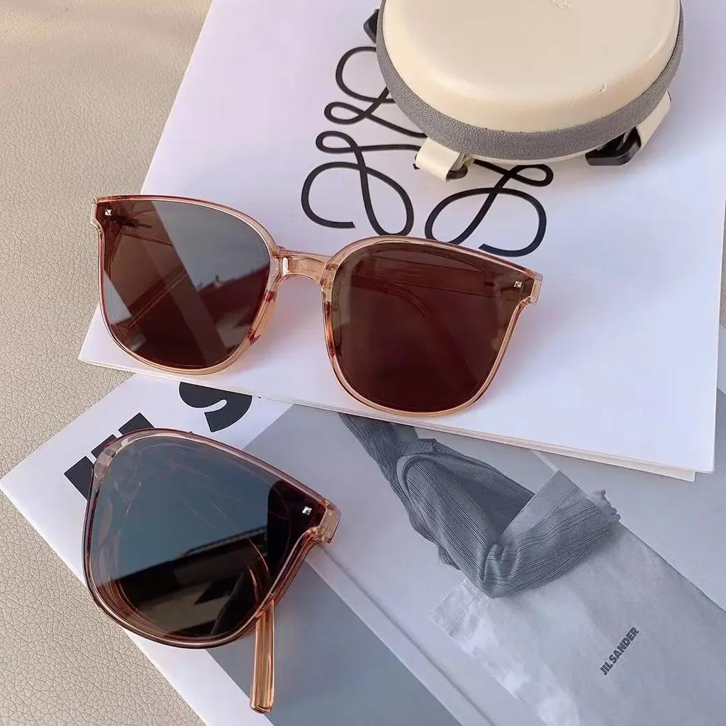 New Folding Sunglasses with Case Sun Glasses Vintage Women's Oval Sunglasses UV Resistant Sun Glasses Beach Casual Eyewear