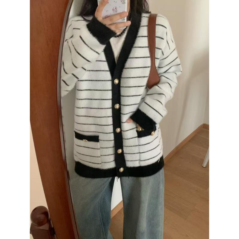 

Autumn College Style Chic Contrast Colour Collar Knitted Cardigan Student Loose Lazy Style Sweater Women s Jacket one size fits all белый