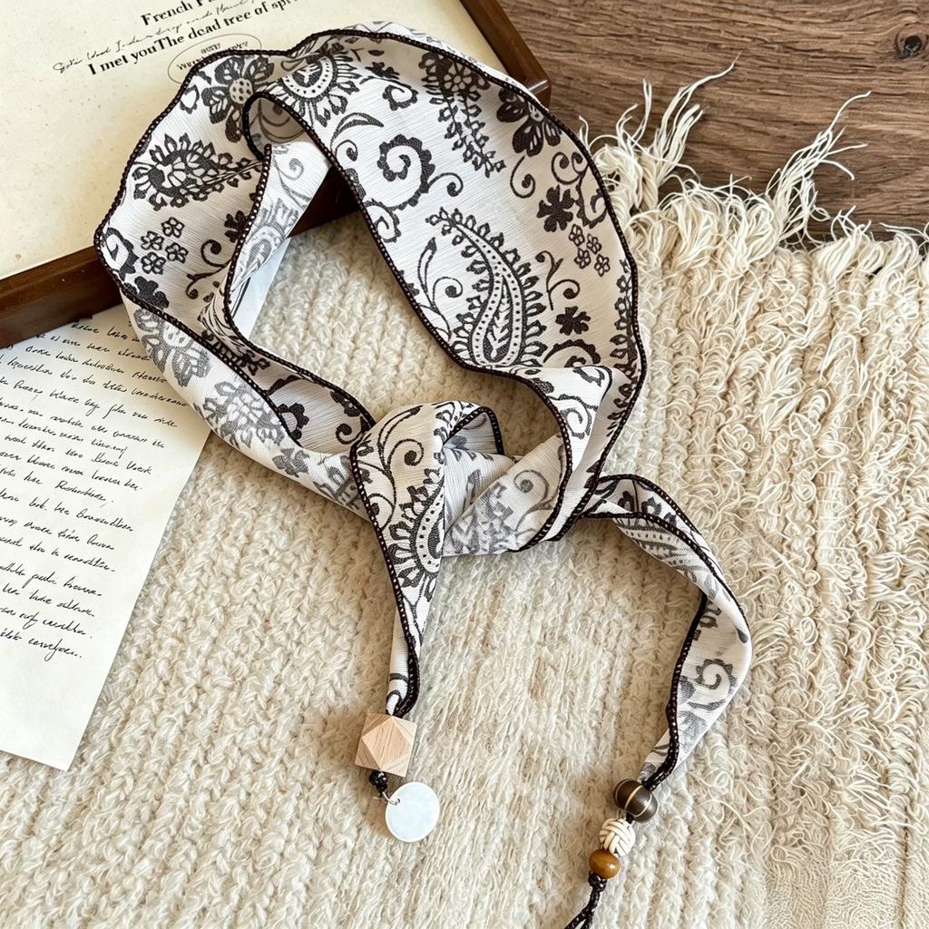 Retro Light Luxury High-end Cashew Flower Silk Scarf Necklace Women's Niche Design Unique Sweater Chain Temperament Versatile Accessories