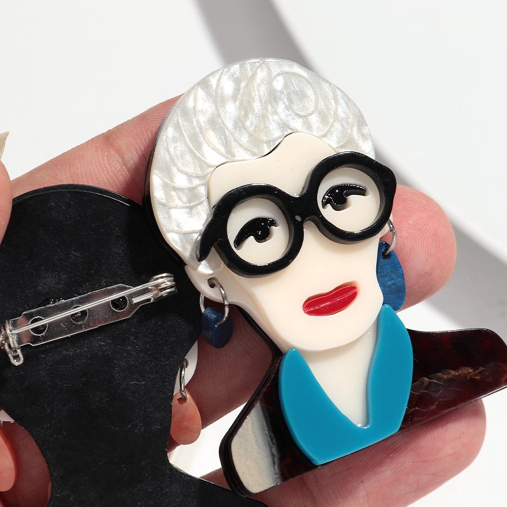 New Acrylic Glasses Lady Brooches for Women Resin Vintage Elegant Granny Figure Badge Lapel Pins Clothing Bag Accessories Gift
