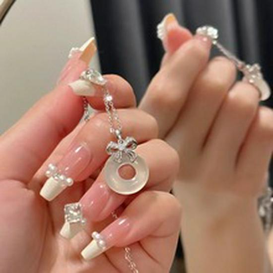 Elegant White Agate Bowknot Necklace: New Chinese Style Clavicle Chain, Perfect Birthday Gift for Her