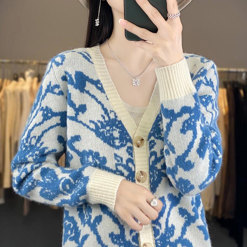 Blue & White Porcelain V-Neck Knit Cardigan - Women's Retro Jacquard Sweater with High-End Feel