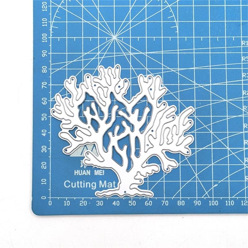Christmas Tree Cutting Dies Metal Die Cuts Embossing Stencils for DIY Scrapbooking Album Card Photo Decorations Templates