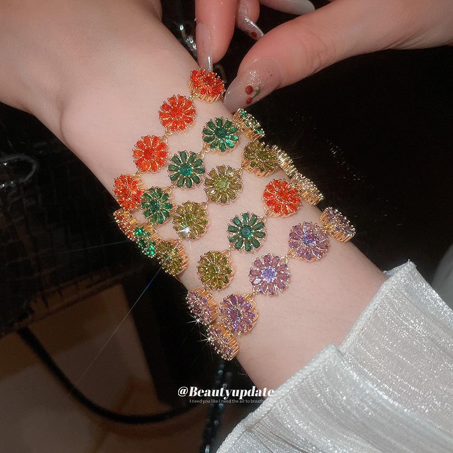 18k Gold Plated Retro Zircon Floral Bracelet – Elegant, Fashionable Hand Jewelry for Women