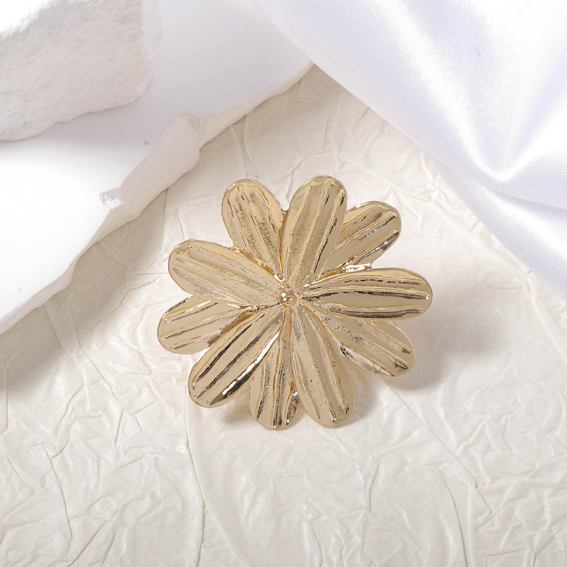 European and American exaggerated retro individual cold wind alloy flower opening ring simple and versatile daily woman