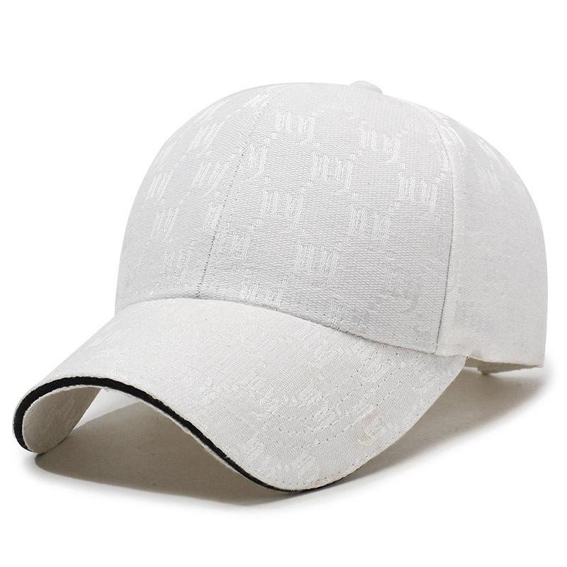Elegant and Trendy White Baseball Cap: A Blend of Style and Versatility