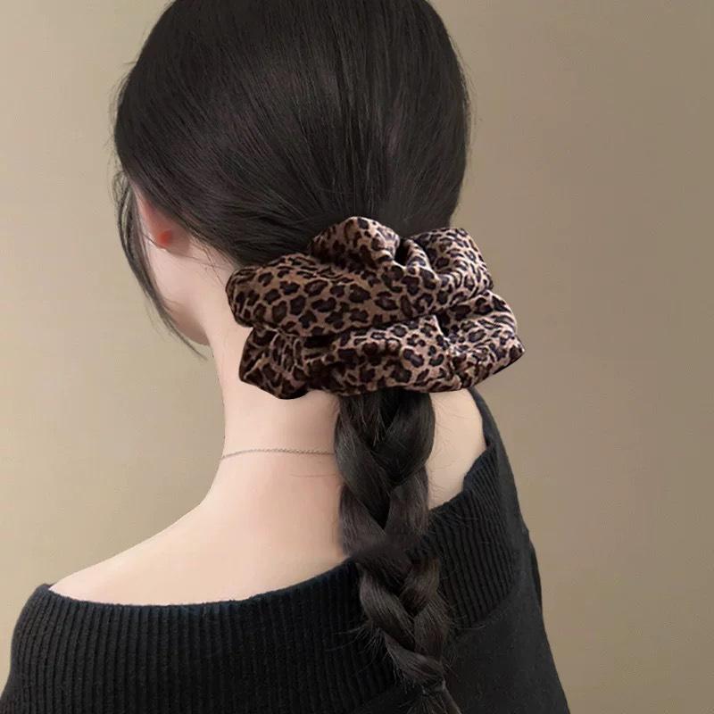 Leopard girl~Sweet and Cool Leopard Print Large Intestine Hair Ring Retro Ins Temperament Hair Rope Female New Hair Tie