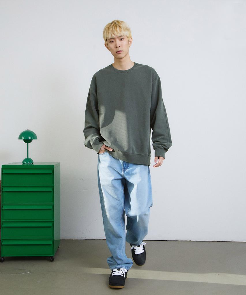 ADERNM Pigment Cut-Line Sweatshirt (Khaki)