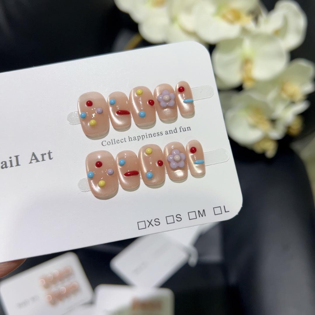 

Румяна-желе Дофамин: Милый девчачий нейл-арт «кошачий глаз», сделанный вручную