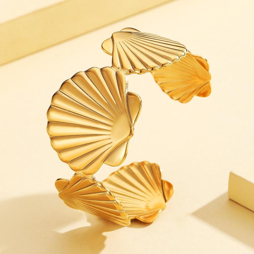 Fresh Vacation Ocean Series Adjustable Seashell Bangle for Women