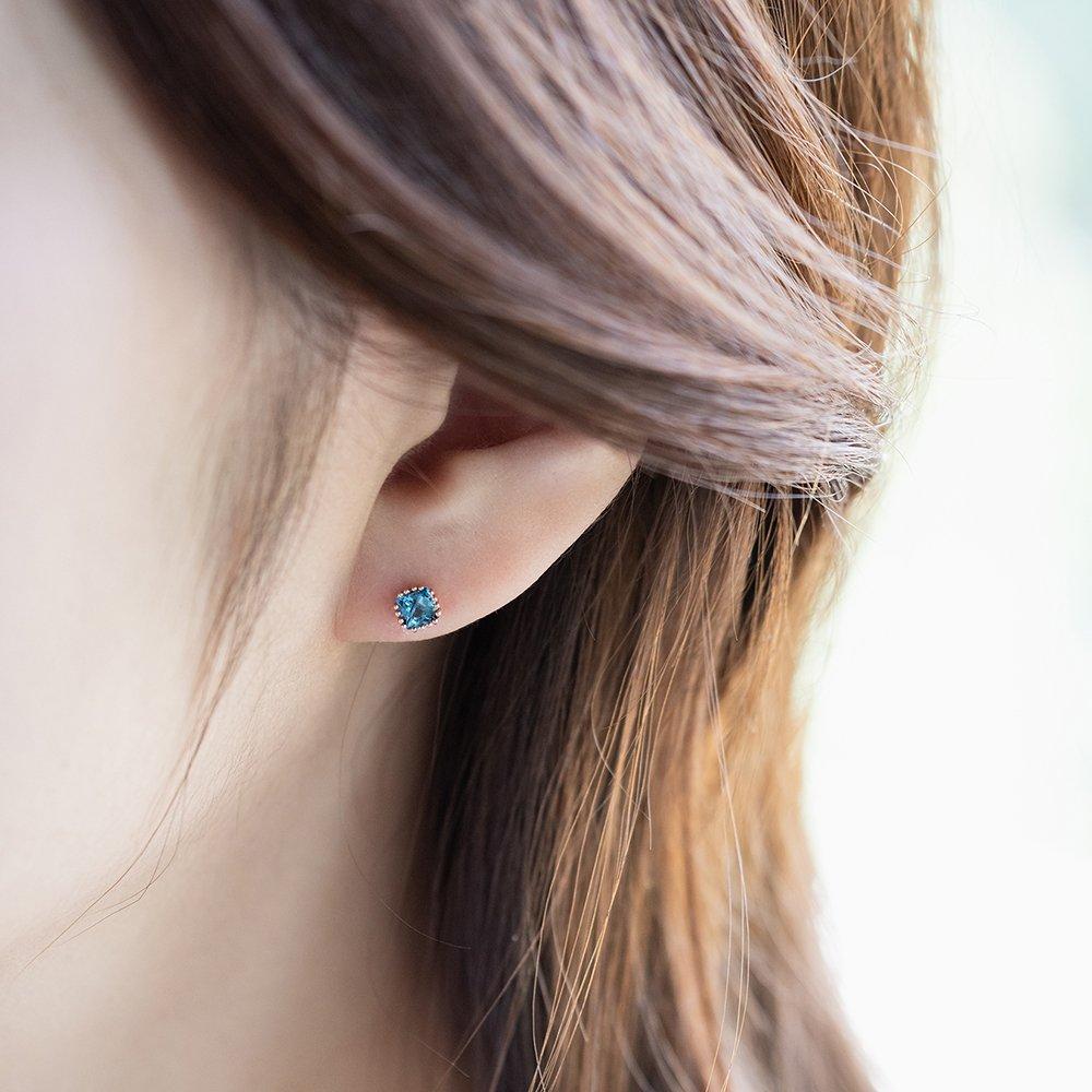 [14K] Natural London Blue Topaz Piercing