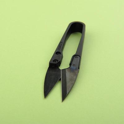 Black Plastic Handle High Carbon Steel Yarn Scissors 1pc U-Shaped Scissors for Thread Cutting/Cross Stitch