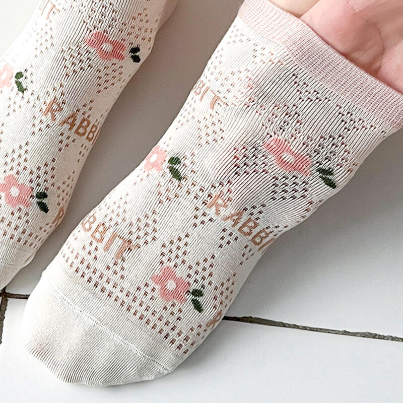 Women's Kitsch Pink Rabbit Punching Knit Socks (5 Pairs)