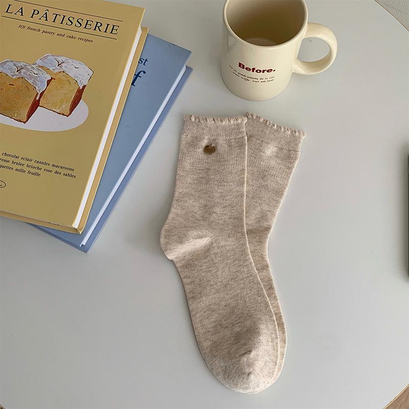 Women's Mid-Calf Lace Cotton Socks - Little Flower Shell Button, Boneless, Versatile Korean Style for Autumn and Winter