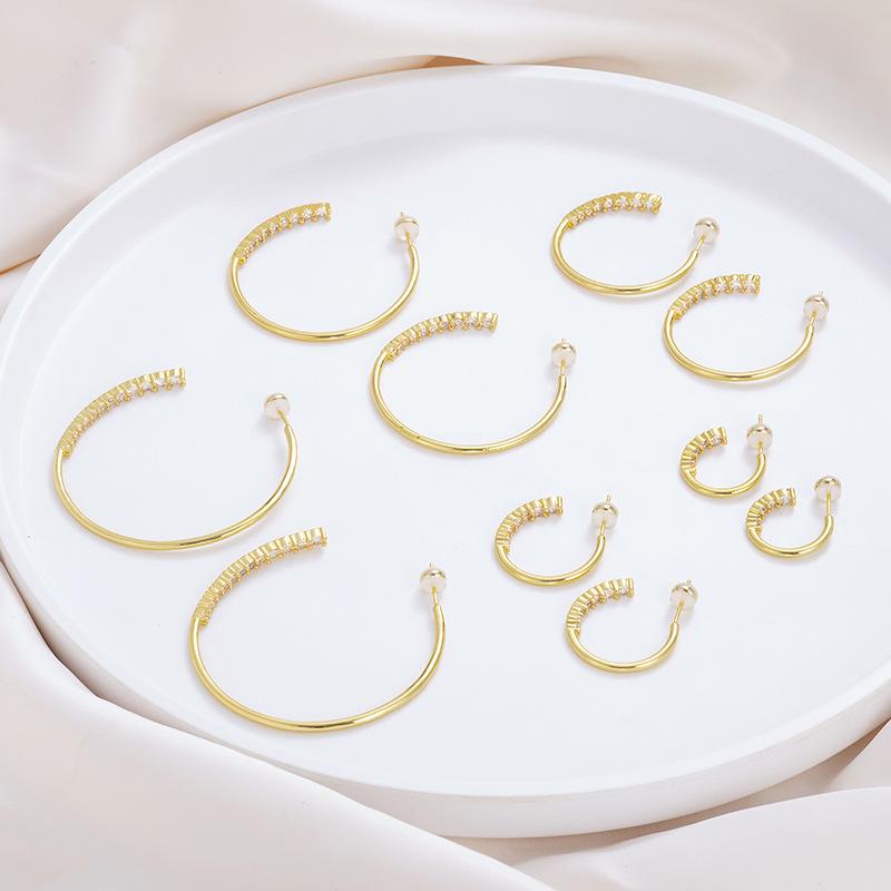 Rhinestone Gold & Silver Earrings - Fashionable, Light Luxury Hoops for Women, European & American Commuting Style.