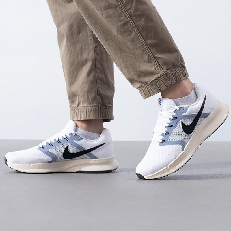 Nike Men's All-Season Running Shoes DR2695-105