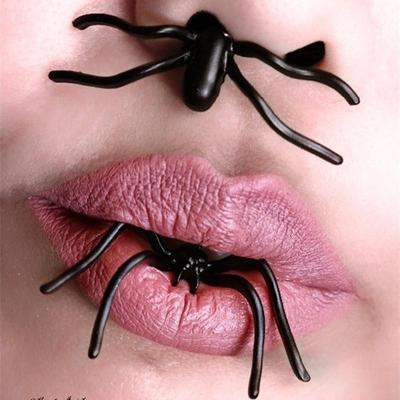 1 szt. Czarny pająk Ear Stud śmieszny styl dziwny projekt kolczyk Punk kolczyk ozdoba biżuteria
