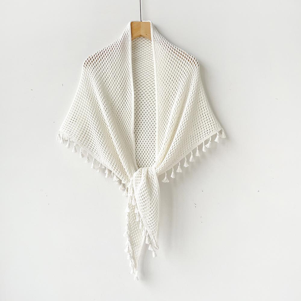 Wholesale solid color bohemian triangular scarf, hollow knit outer layer, shawl, thin scarf, annotated shoulder small shawl
