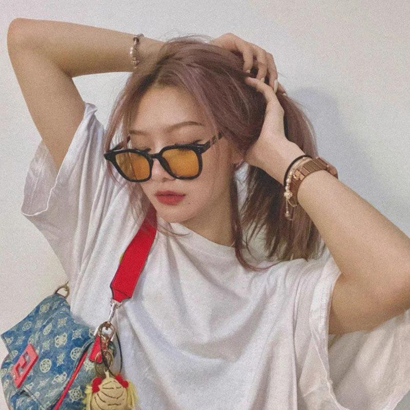 Fashion Square Sunglasses Women Clear Ocean Lens Shades UV400 Men Retro Rivets Decoration Orange Pink Sun Glasses Gafas De Sol
