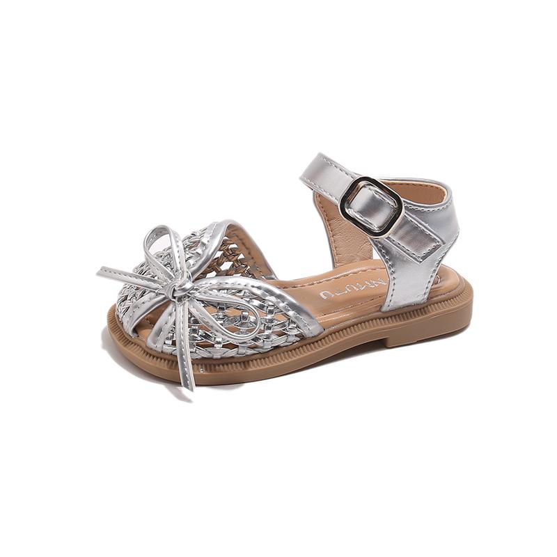 

Summer girls sandals new summer style with toe caps for girls, soft soles, baby woven and hollowed-out trendy 21 срібний