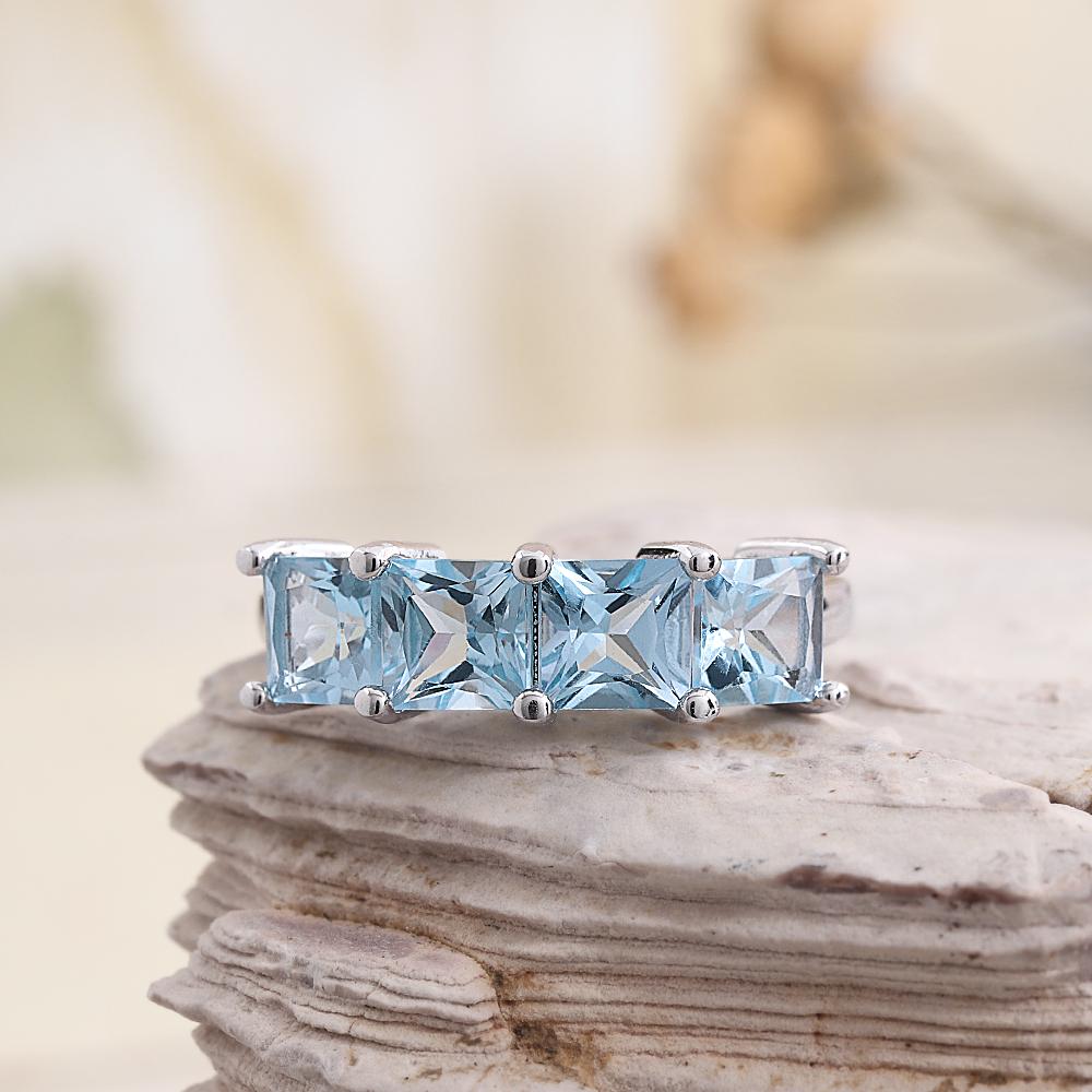 Einfacher Exquisiter 925er Sterlingsilber Damenring Natürlicher quadratischer 5,0 mm himmelblauer Topas Feiner Schmuck für Jubiläum Festival Geschenk