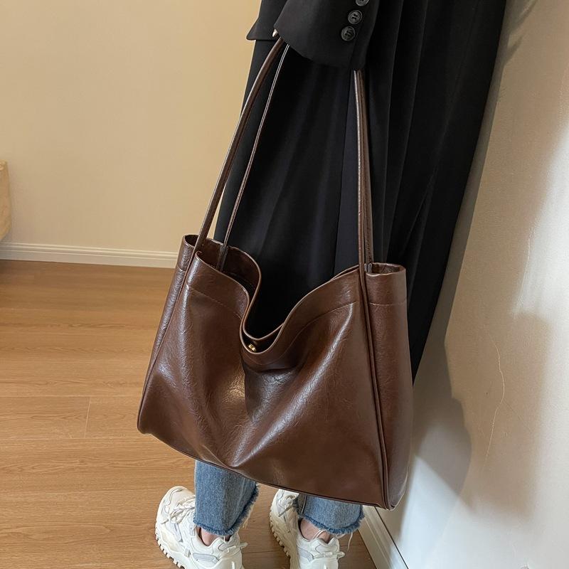 Retro large-capacity bag, new fashion women's bag, casual shoulder bag, college student tote bag.