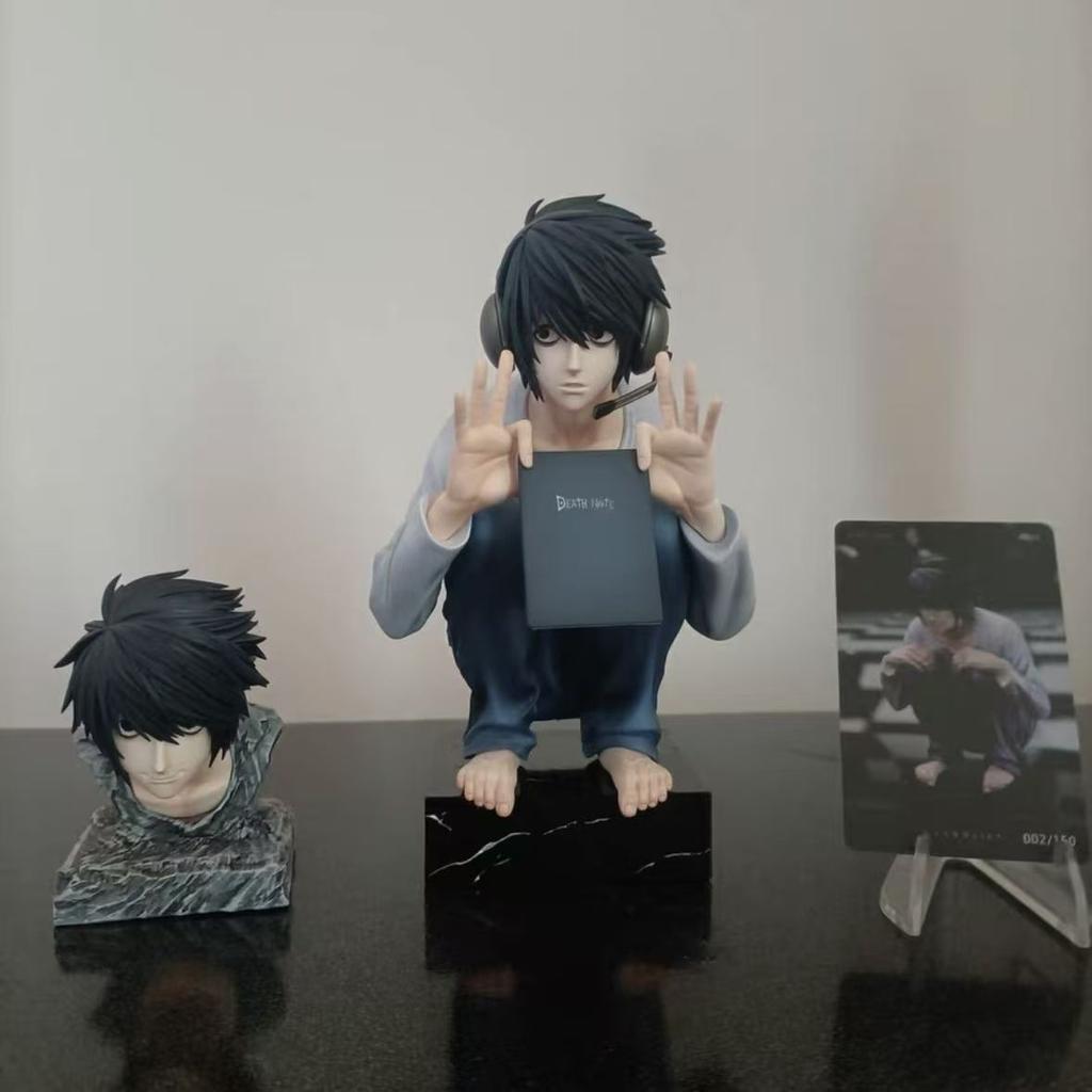 Death Note L Lawliet Figure, Crouching Pose, 2 Interchangeable Heads & Hands, Collectible PVC Statue, Desktop Decor Gift