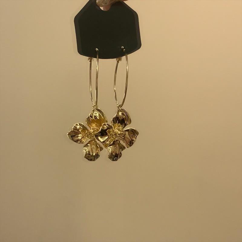 French Retro Metal Floral Tassel Earrings for Women - European & American Style